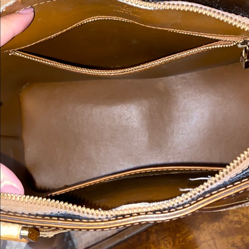 AUTHENTIC Louis Vuitton Purse - Picture 2 of 7